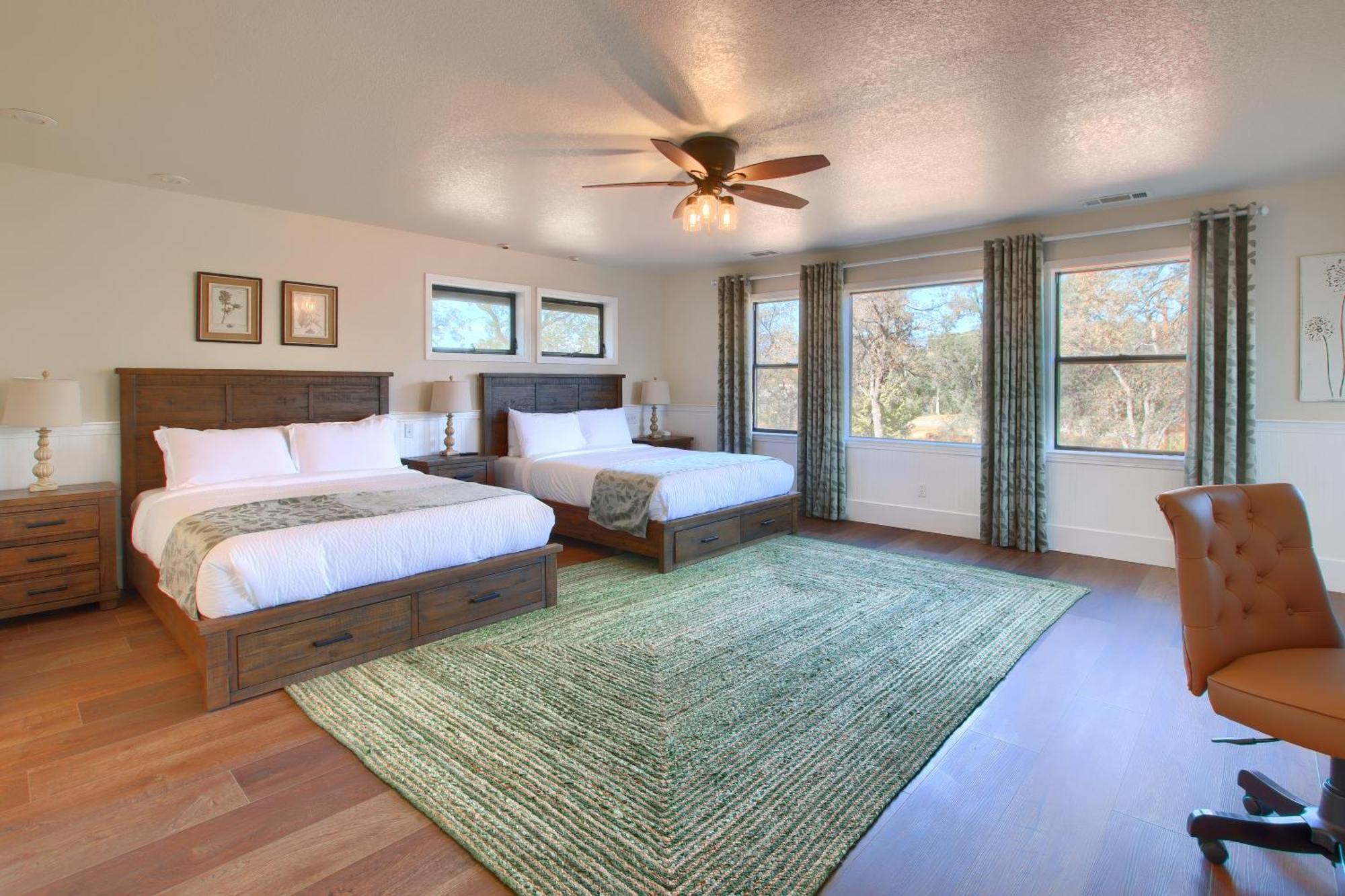 New! Yosemite Mountain Villa, Stunning Views -More 奥克赫斯特 外观 照片
